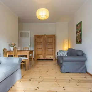 Apartment Zentrale Altbauwohnung Im Helmholtzkiez, Berlin